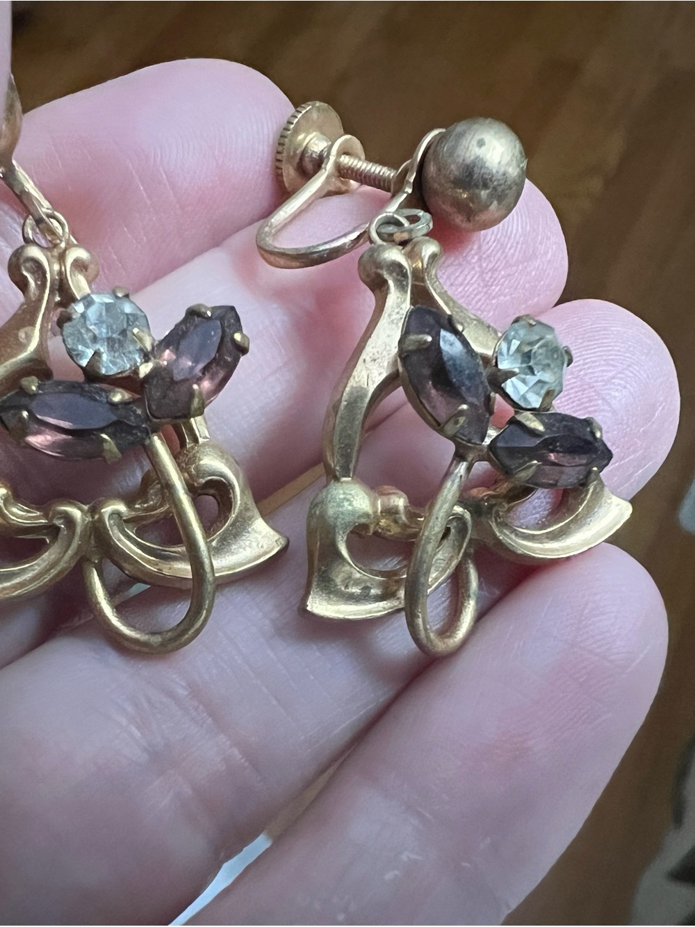 Vintage Clip-on Earrings and Ring - Picture 8 of 10